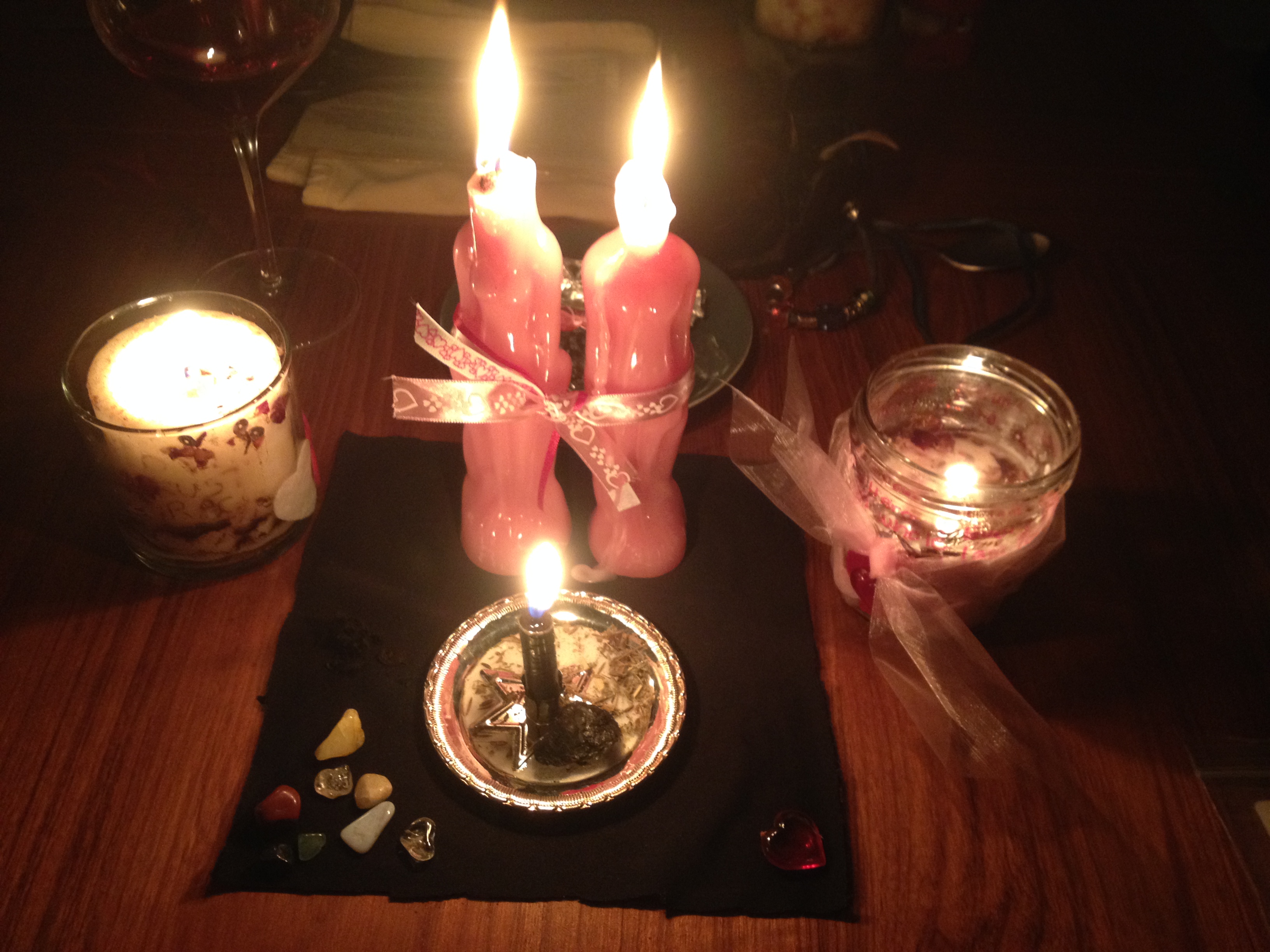 Магическая привязка. Ритуалы со свечами. Обряд приворота. Магия приворот. Магический ритуал.